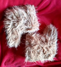 Faux Fur Yeti Boots. Beige. Size 6.5. New