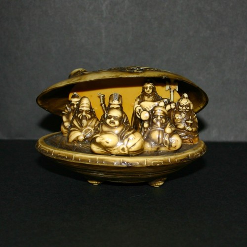 Vintage shell crafts - shell, seven