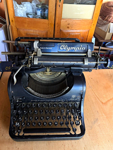 Olympia model vintage manual - model,