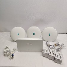 SKY Q ‎WIRELESS BROADBAND FIBRE NETWORK BOOSTER WITH 3 X EE WIFI DISC EXTENDERS