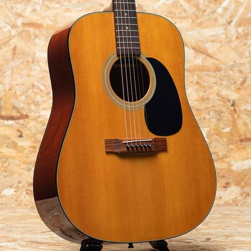 Martin 2001 - d-18,