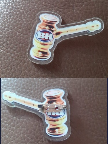 Golden gavel pin novelty - golden,