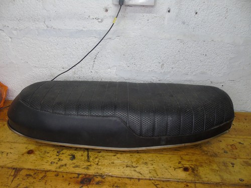 Triumph t160 seat - triumph,