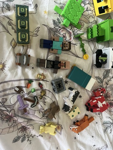 Minecraft toy bundle - minecraft,
