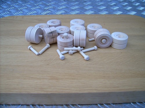 12x wooden toy wheels - toy, +
