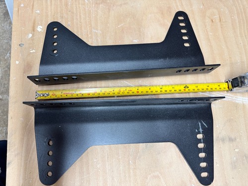 Black bucket seat side - side, mounts