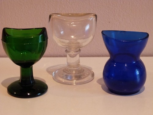 Vintage eye bath - eye, pedestal