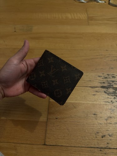 Louis vuitton damier - louis, ebene