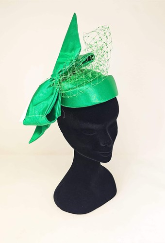 Emerald green satin bow - emerald, veiled