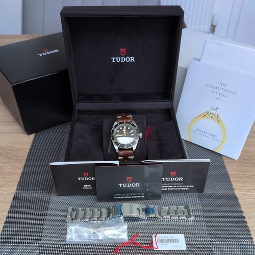 Tudor black bay full set - bay,