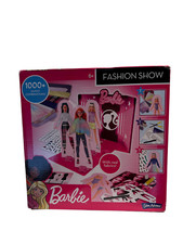 BARBIE FASHION SHOW - Dress up