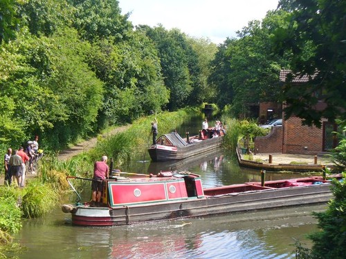 Photo woking narrowboat - photo,