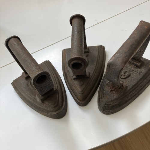 Vintage cast iron flat - x,