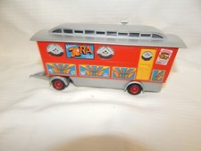 CORGI SHOWMANS CARAVAN LIVING WAGON IDEAL CODE 3 SADDLERS FUNFAIR  1:50