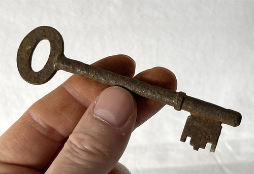 Large vintage antique metal - large,