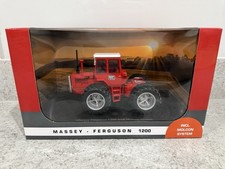Universal Hobbies - Massey Ferguson 1200 & Molcon Duals - 1:32/UH6700 - New/Mint