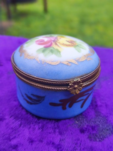 Sevres porcelain trinket box - porcelain,,