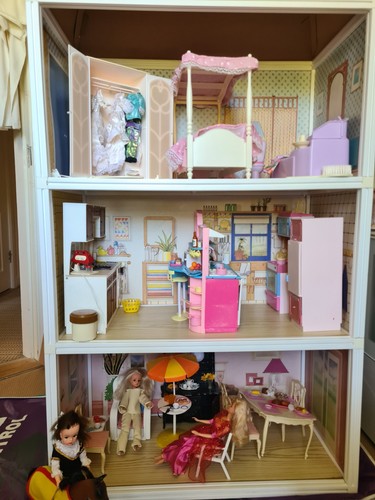 Vintage sindy doll house - vintage,