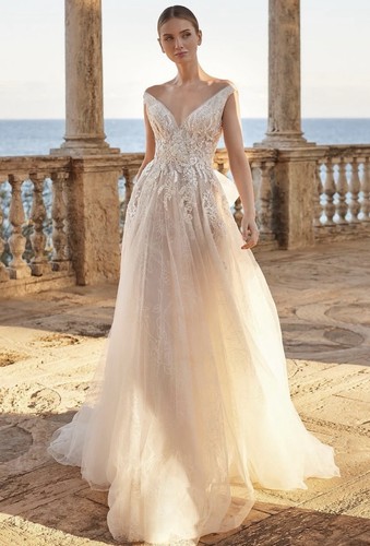 Pronovias blush pink roses - pronovias,