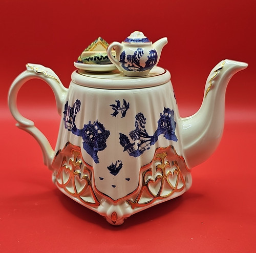 Cardew blue ceramic teapot - blue,