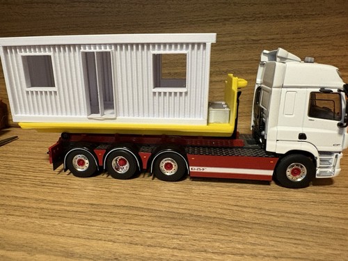 Scale modular building - modular,