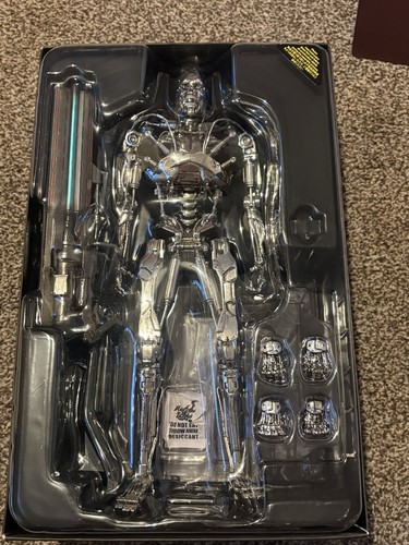 Hot toys mms352 terminator - hot,