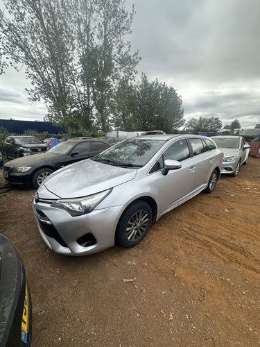 Toyota avensis headlight - avensis,