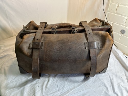 Large vintage leather strapped - large,