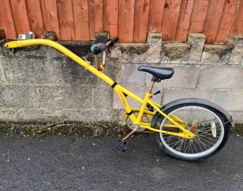 Child tag along - bike., 1