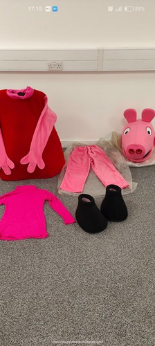 Peppa pig look alike - ,