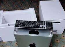 Apple Mac Pro 2019 – Xeon W | 32GB RAM | 1TB SSD |580X + Magic Mouse  & Keyboard