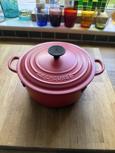 Creuset red cerise cast - cerise,