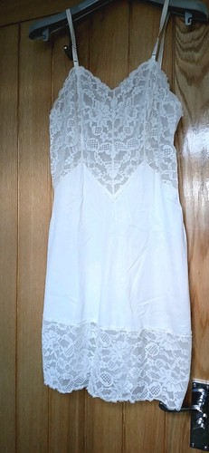 Vintage lace vanity fair slip - lace,