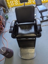 Amazing Vintage Barbers Chair