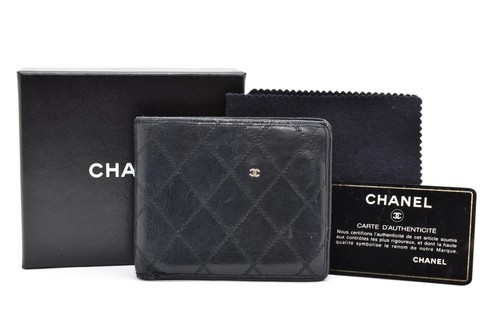 Chanel quilted lambskin bifold - quilted,