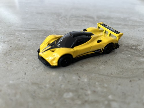 Hot wheels pagani - hot,