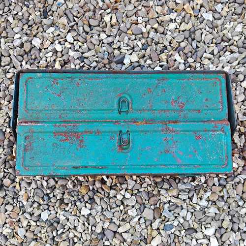Vintage green metal cantilever - metal,