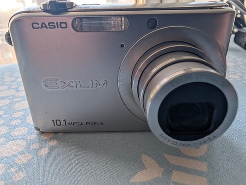 Casio digital camera exilim - digital,