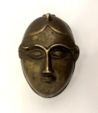 ANTIQUE BRONZE INDIAN BETEL