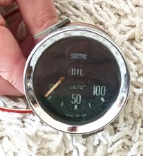 Vintage Smiths Mechanical 2" Oil Pressure Gauge & Bracket