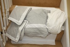 NB919 Jeff Banks 100% Cotton Double Duvet Set & Fitted Sheet Grey White