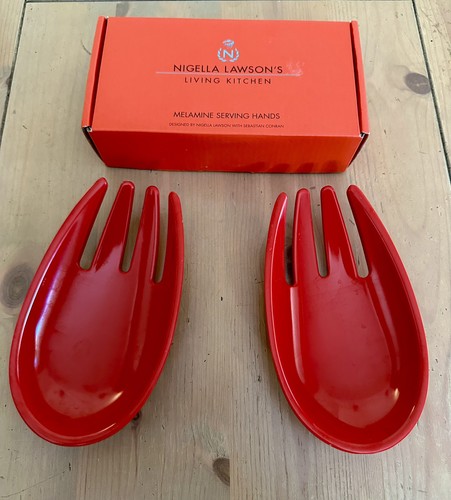 Nigella lawson serving - serving, hands