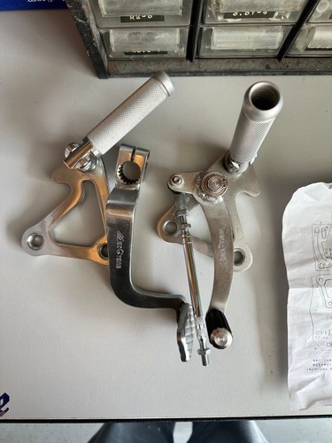 Maccrane rearsets for suzuki - maccrane,