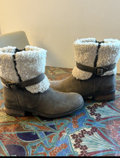6.5 UGG BLAYRE II DISTRESSED