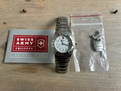 Swiss army victorinox - army,