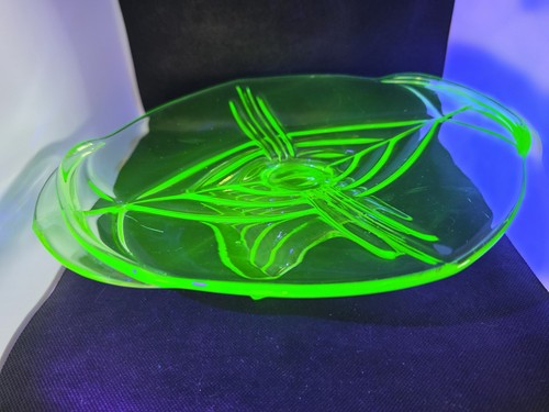 Art deco uranium glass footed - uranium,