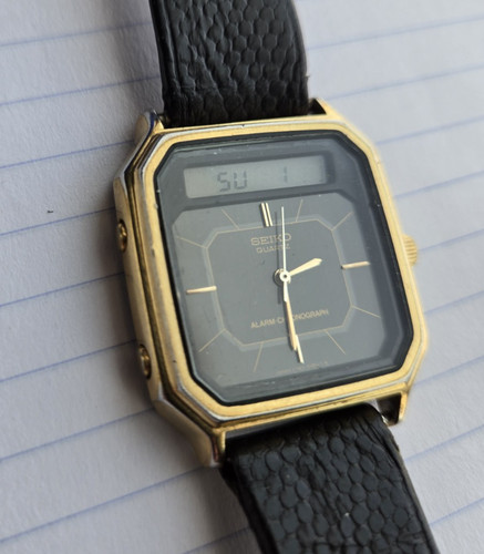 Seiko watch black gold - black/gold, tone