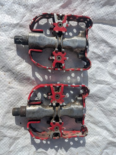Retro bear trap pedals - vp,