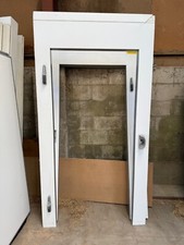 Foster Coldroom: 2.8m x 3.25m x 2.3m tall, inc compressor & electrical