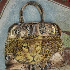 Butler and Wilson Medium